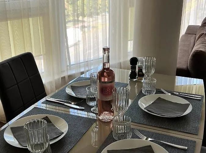 Ultra Lux Free Underground Secure Parking * פזרג'יק