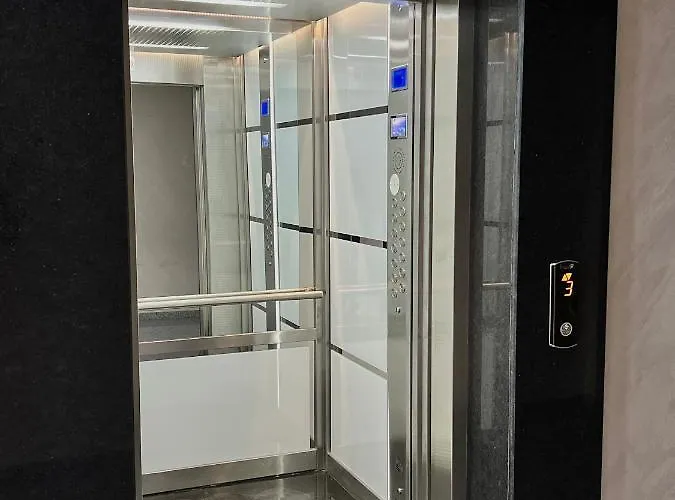 Ultra Lux Free Underground Secure Parking דירה